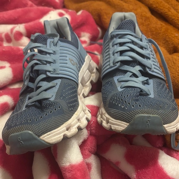 On cloud Cloudtech - Picture 7 of 7